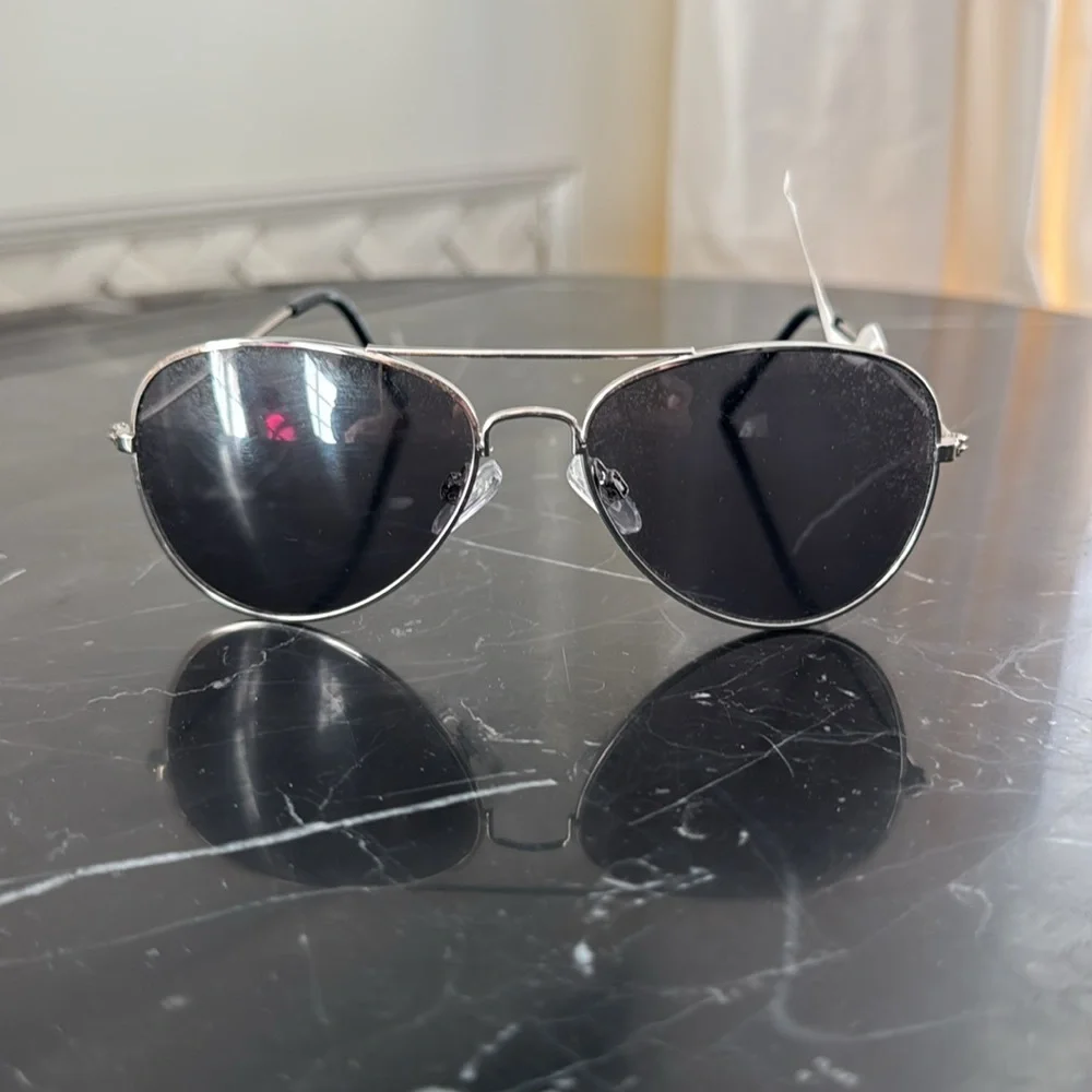 NWT Gymboree Stylish Silver Aviator Sunglasses Size 4 and Up